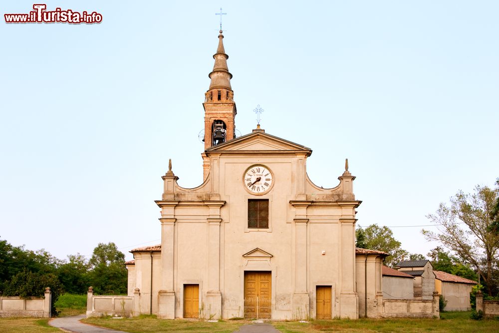 Immagine La Chiesa di Castellina alla periferia sud di Soragna in Emilia