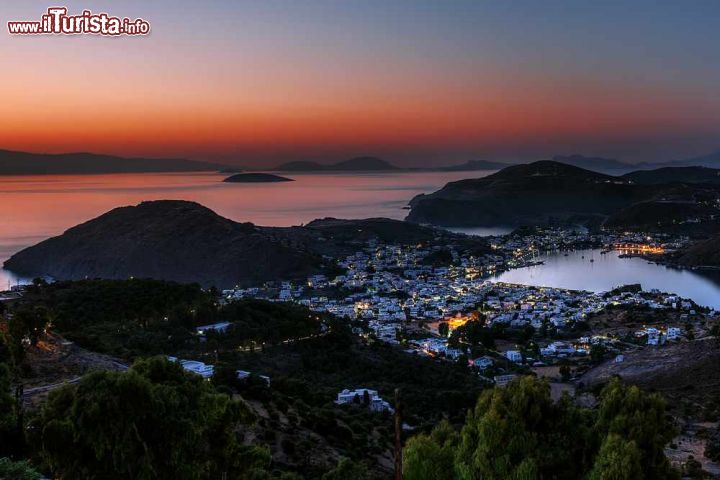 Immagine Tramonto sull'isola di Patmos, mare Egeo, Grecia