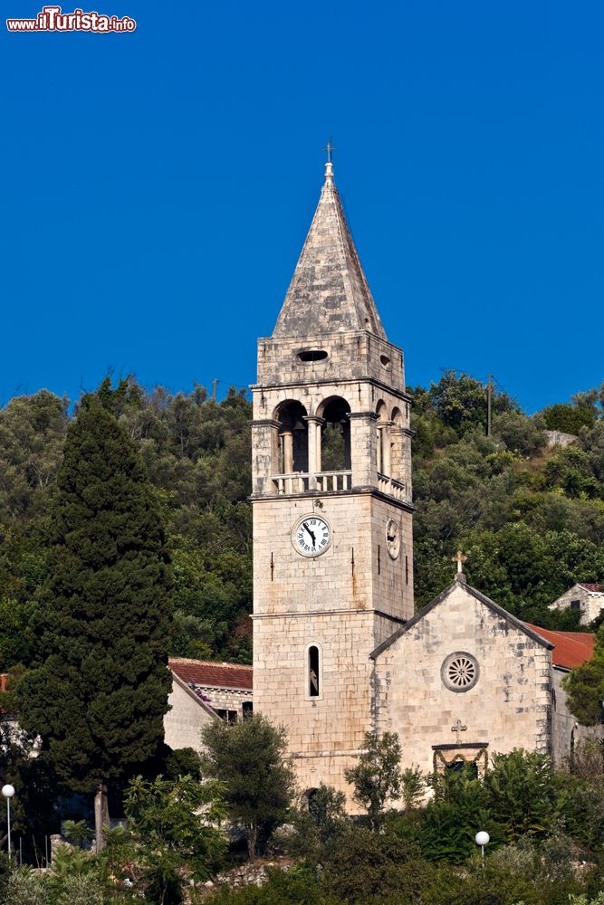Immagine Una chiesa sull'isola di Sipan in Croazia