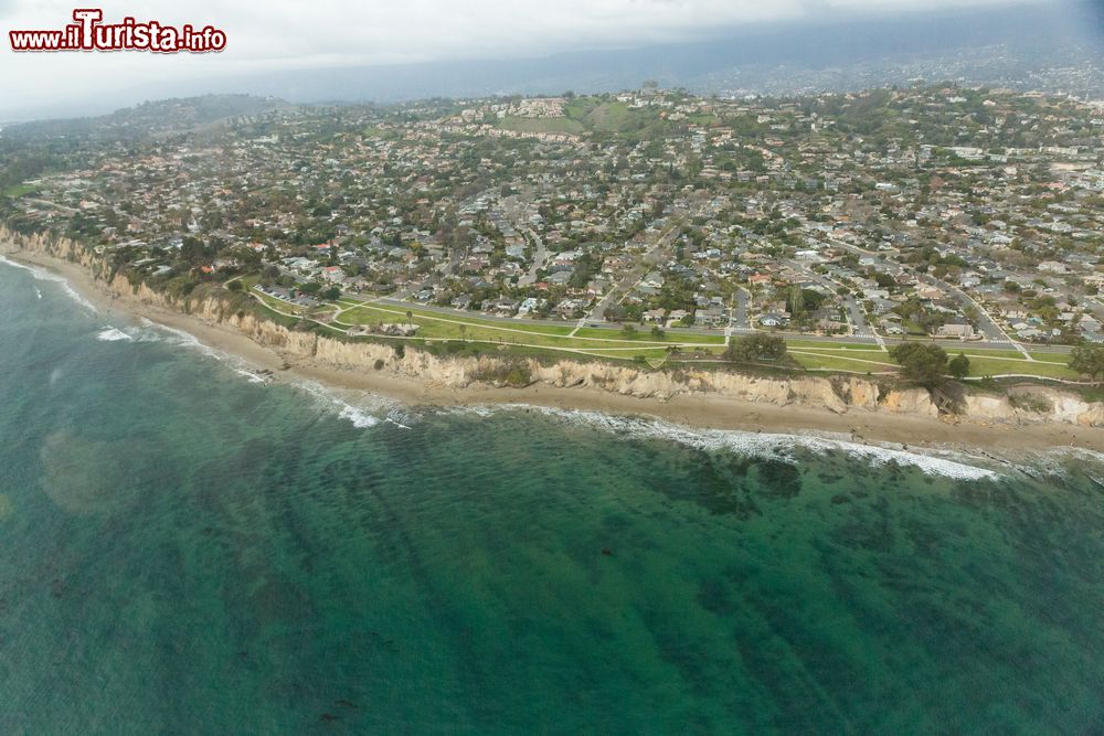 Immagine Vista aerea di Santa Barbara e  la sua spiaggia in California