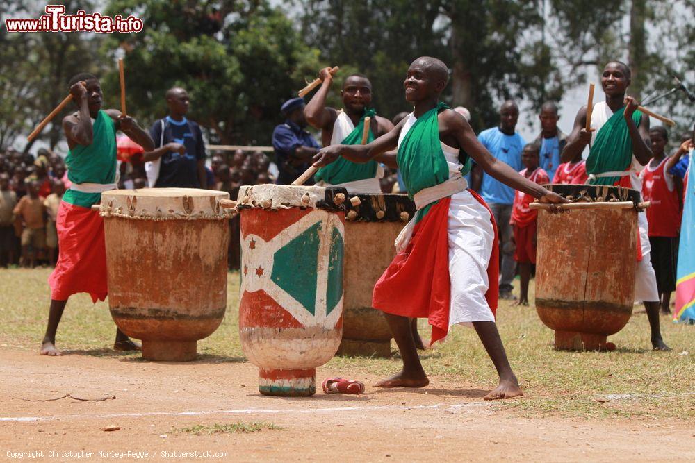 Immagine Spettacolo folkloristico a Bujumbura nel Burundi, Africa - © Christopher Morley-Pegge / Shutterstock.com