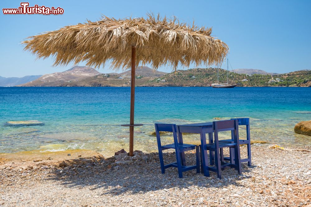Immagine La spiaggia di Pandeli sull'isola di Lero, Grecia. Qui si trova un centro balneare rinomato.