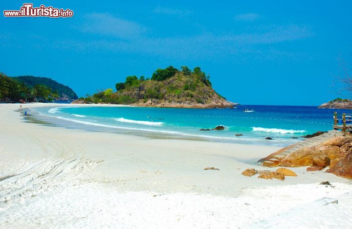 Immagine Una delle spiagge di sabbia bianca e fine a Redang, stato di Terengganu, Malesia - © 281974940 / Shutterstock.com