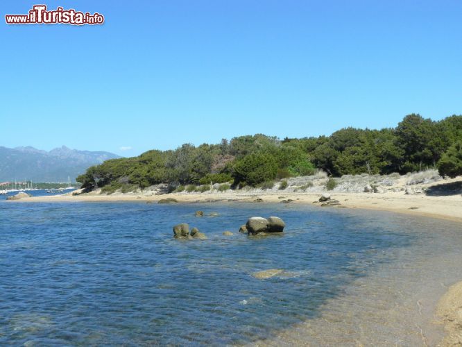 Immagine Spiaggia sulla costa sud della Corsica, siamo in corrispondenza della località  di Figari
