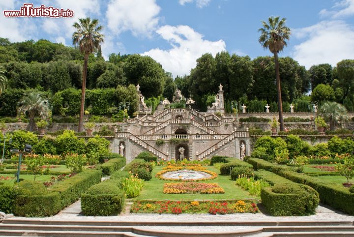 Immagine Lo Storico Giardino di Villa Garzoni è un capolavoro d'ingegneria idraulica e di bellezza. Fu realizzato nel Settecento ed è stato restaurato nel 2007 - Foto © FedericoPhotos / Shutterstock.com