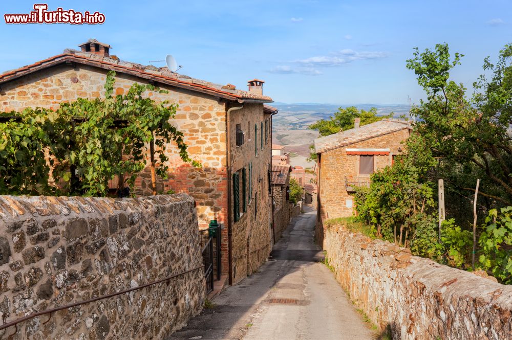 Immagine Strade e case a Montepulciano, Toscana, Italia.