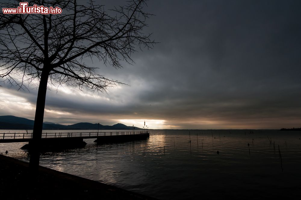 Immagine Temporale estivo sul Lago Trasimeno a Torricella in Umbria