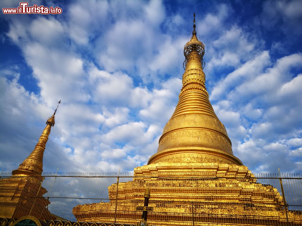 Immagine Thein Daw Gyi Pagoda, la pagoda d'oro a Mergui, Myanmar.