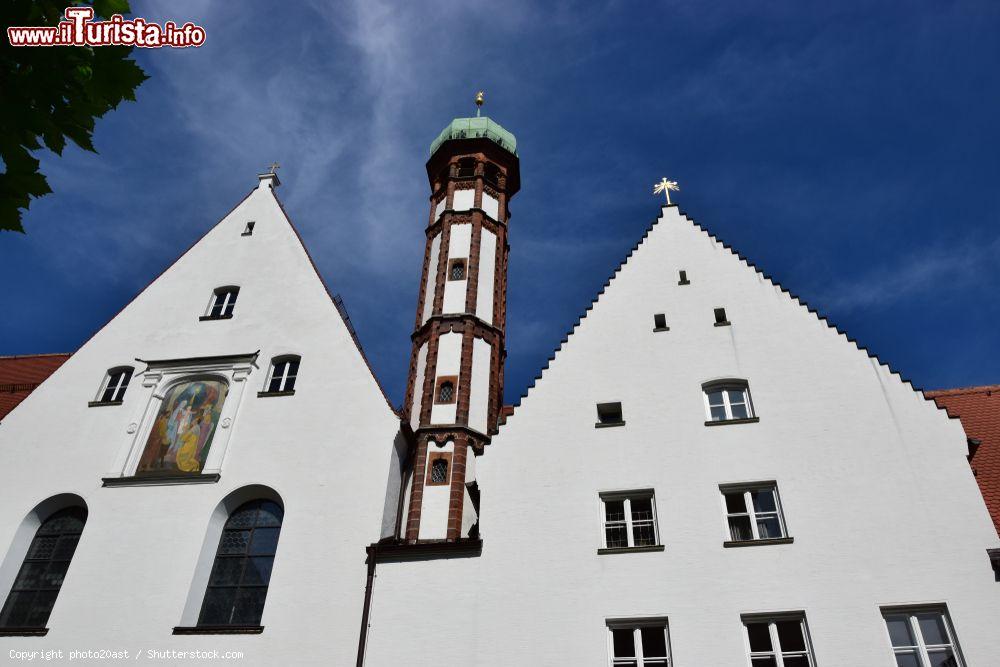 Immagine Tipica architettura bavarese nel centro storico di Augusta, Germania - © photo20ast / Shutterstock.com