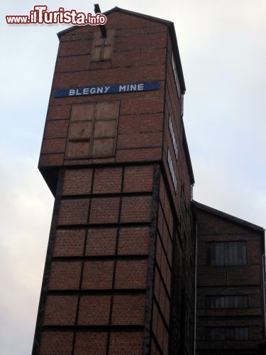 Immagine La torre della miniera di Blegny, Belgio. Dal 2012 questo luogo è entrato a far parte della lista dei patrimoni dell'umanità dell'Unesco per il suo valore artistico e culturale.