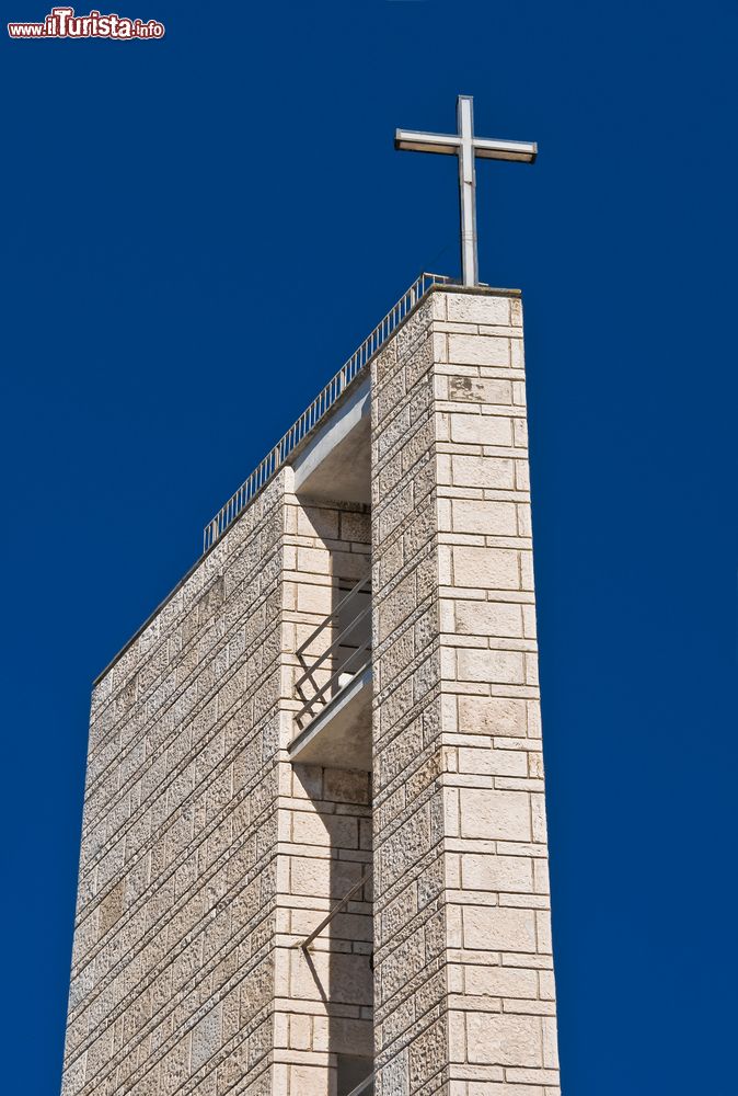 Immagine Torre campanaria della Chiesa della  Madonna del Carmine a Sannicandro di Bari in Puglia