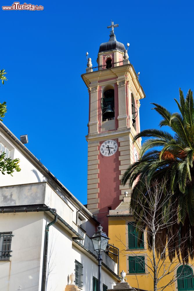 Immagine Torre campanaria nel centro storico di Pieve Ligure, Genova.