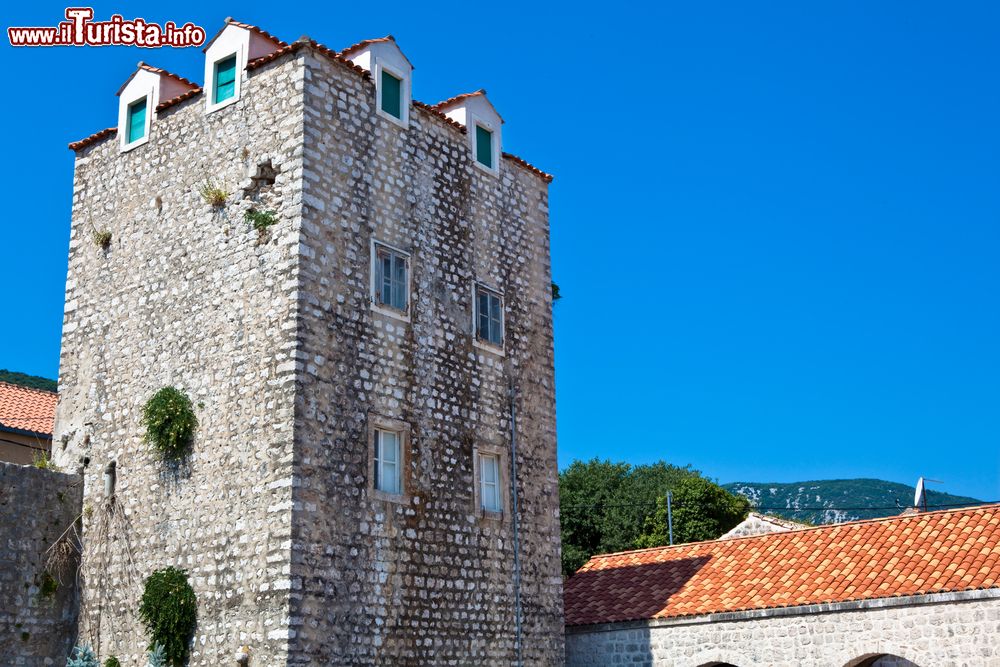 Immagine Torre medievale alla fine della muraglia di Ston, Croazia.