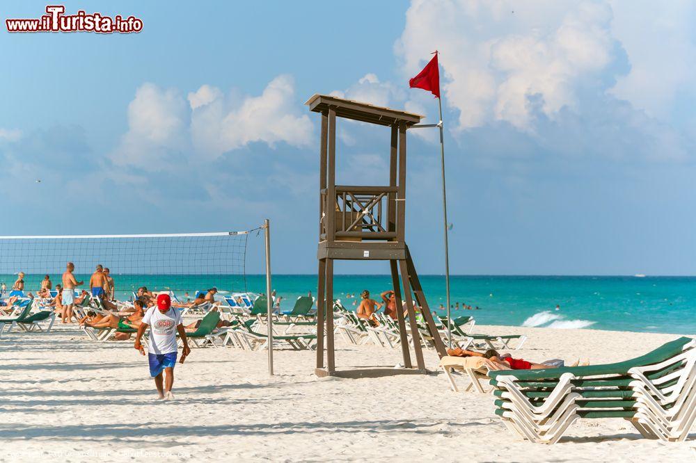 Immagine Torretta dei guardiaspiaggia a Playacar, Yucatan (Messico) - © Patryk Kosmider / Shutterstock.com