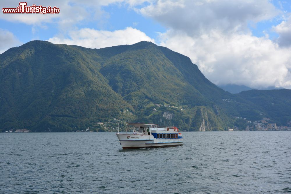 Immagine Tour in battello sul lago di Lugano (Svizzera). Gli splendidi panorami "selvaggi" di questo lago glaciale si possono ammirare grazie a crociere su moderni battelli.