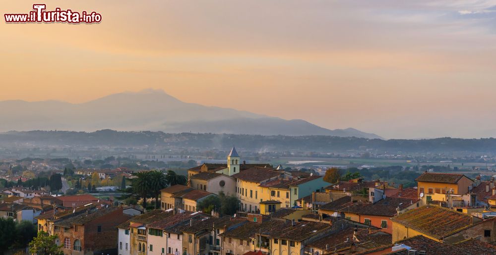 Immagine Tramonto a Montopoli in Val d'Arno, Toscana settentrionale