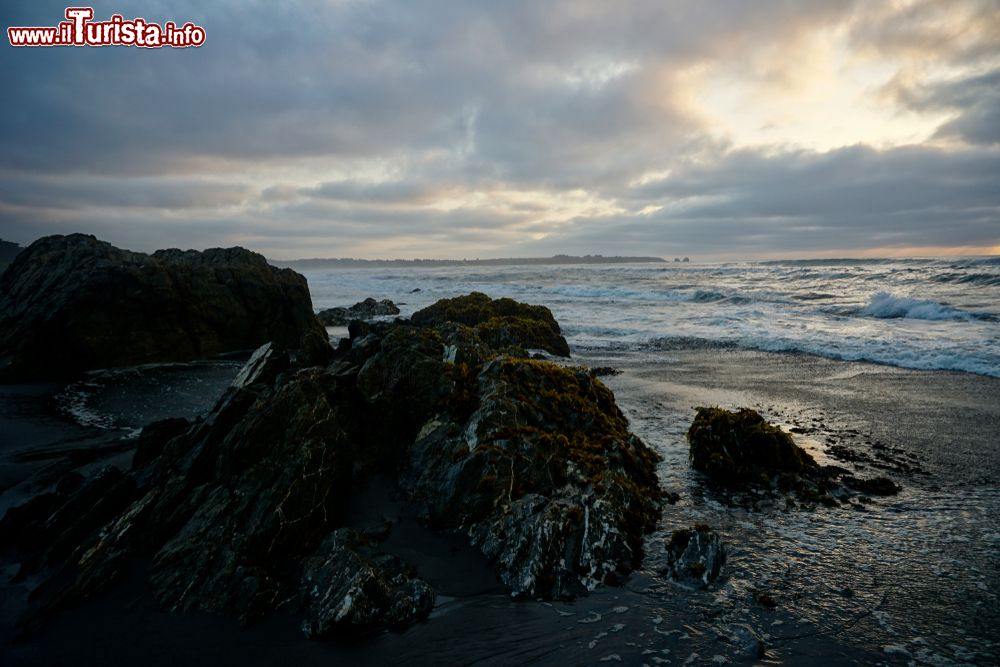 Immagine Tramonto a Punta de Los Lobos nei pressi di Pichilemu, Cile.