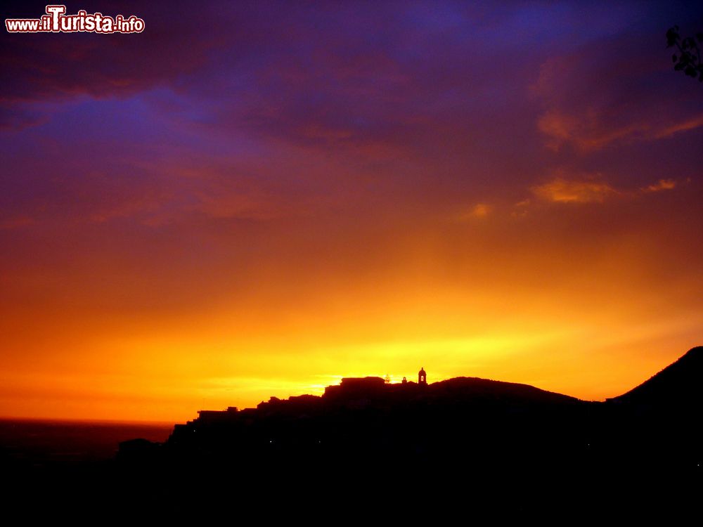 Immagine Tramonto a Sezze tra i monti Lepini nel Lazio