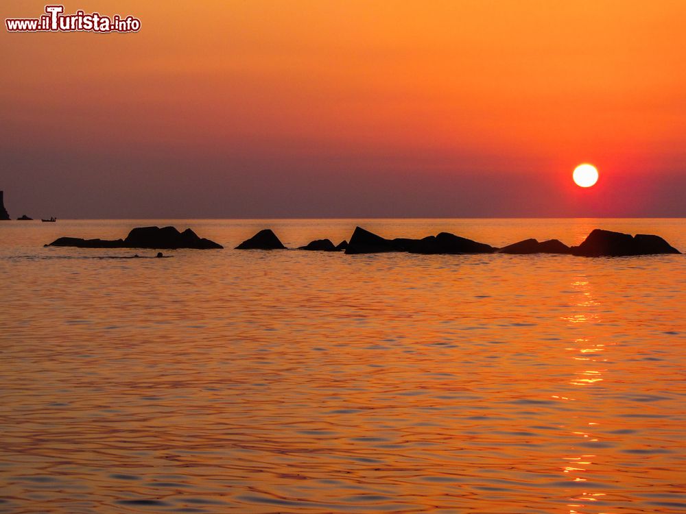 Immagine Tramonto di fuoco a Capo d'Orlando in Sicilia.