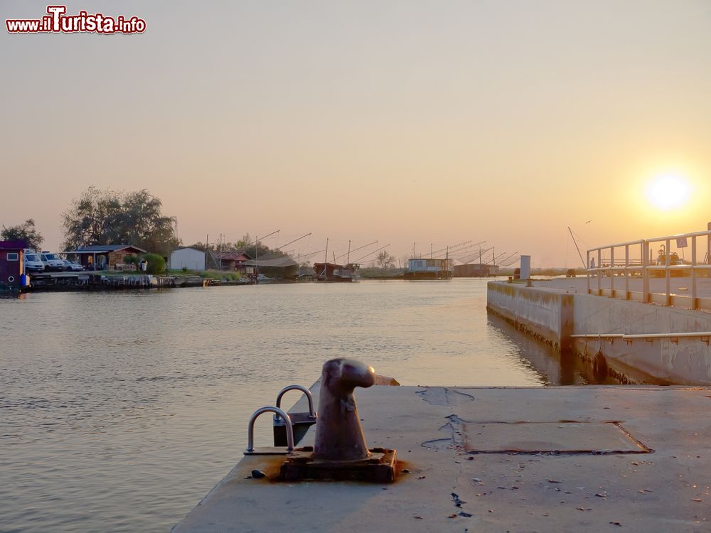 Immagine Tramonto in estate visto da Porto Garibaldi, Lidi di Comacchio