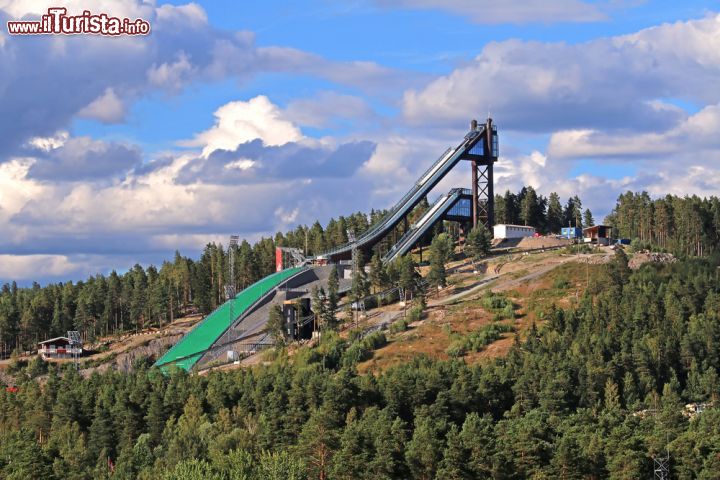 Immagine Trampolino da sci a Falun in Svezia - © JoeBreuer / Shutterstock.com