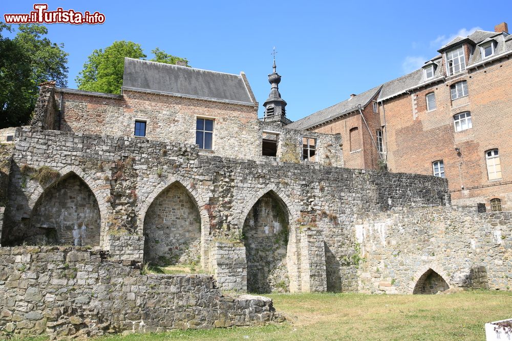 Immagine Un tratto della storica fortificazione della città di Binche, Belgio. Le sue mura risalgono all'XI° secolo.