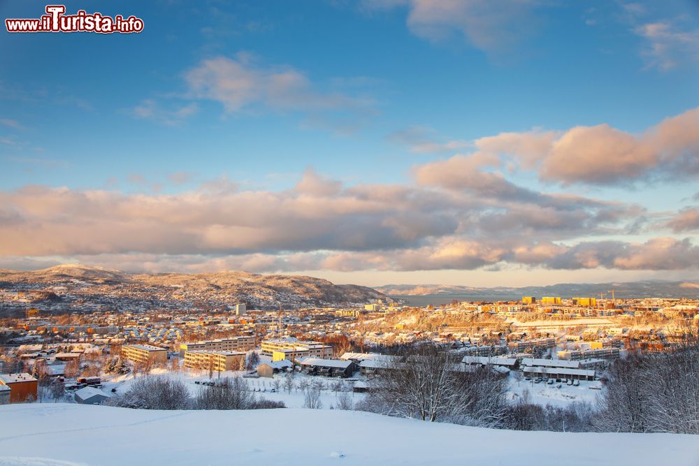 Immagine La città di Trondheim fotografata da Steinan dopo una forte nevicata