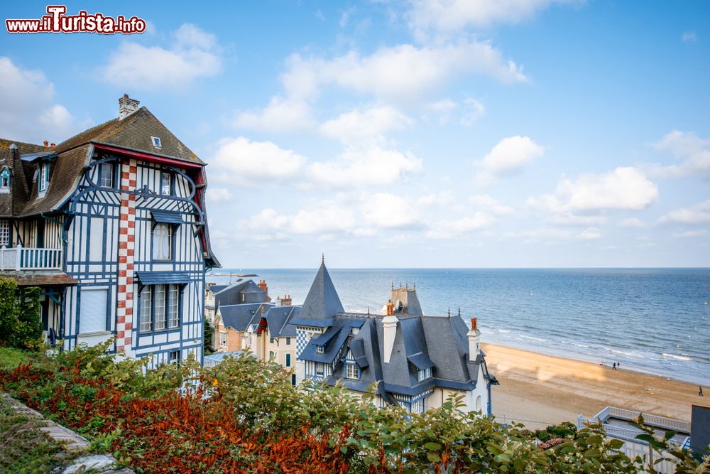 Immagine Trovuille-sur-Mer si affaccia sul mare del Canale della Manica. Siamo in Normandia, Francia.