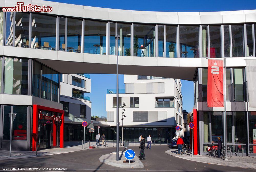 Immagine Uffici allo Sparkasse di Nuova-Ulma, Germania  - © Tilman Ehrcke / Shutterstock.com