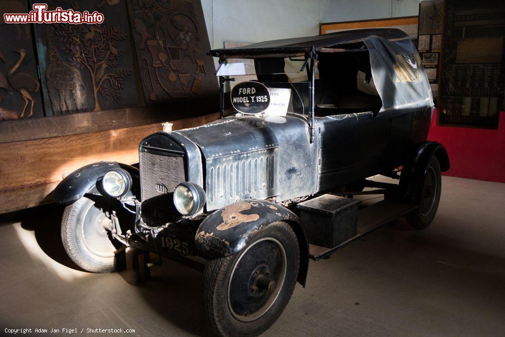 Immagine Uganda Museum a Kampala (Africa): una Ford T del 1925 - © Adam Jan Figel / Shutterstock.com