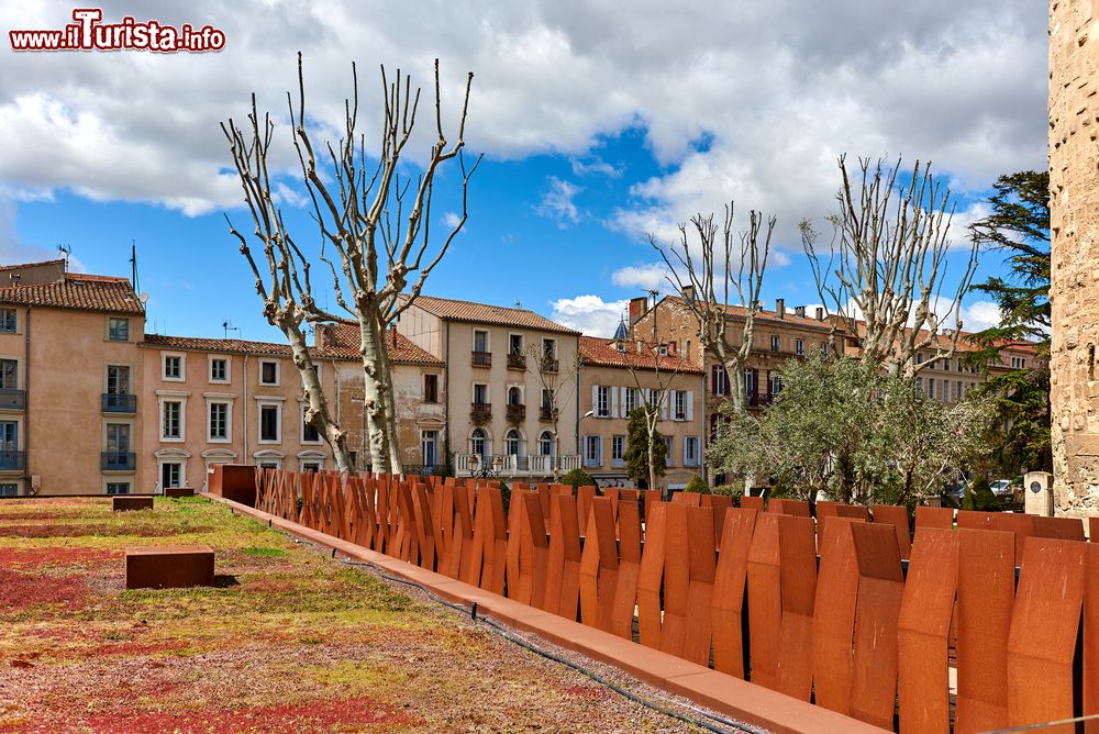 Immagine Un angolo del centro storico di Narbona, dipartimento dell'Aude, Francia.