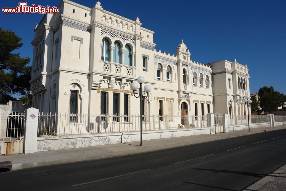 Immagine Un antico palazzo signorile a La Seyne-sur-Mer, Provenza (Francia).