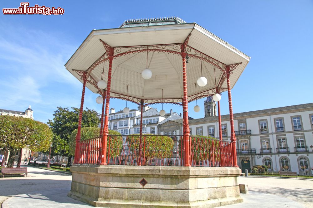 Immagine Un chiosco nella piazza principale di Lugo, patrimonio dell'umanità dell'Unesco (Spagna).