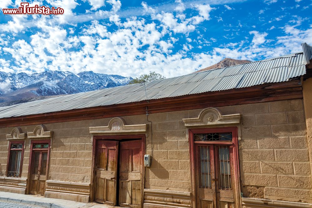 Immagine Un edificio storico nel villaggio di Pisco Elqui, Cile.