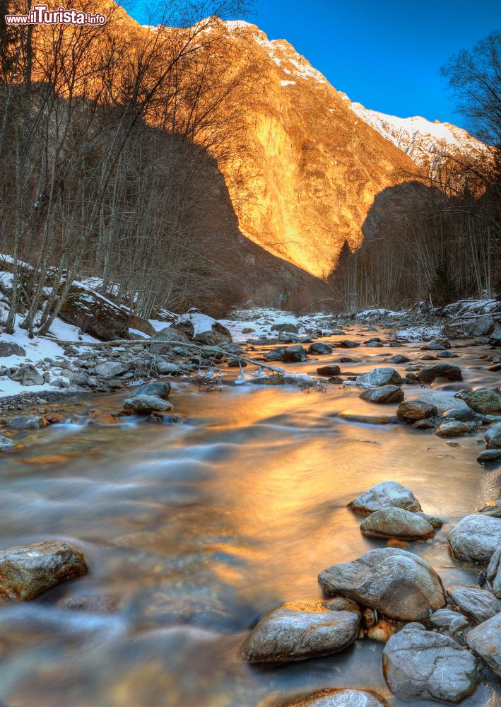 Immagine Un fiume nelle Alpi non lontano da Venosc (Francia).