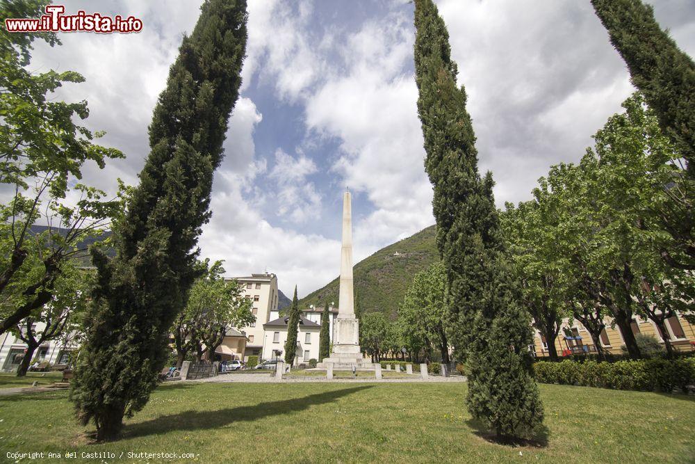 Immagine Un giardino pubblico del centro di Tirano in Valtellina - © Ana del Castillo / Shutterstock.com