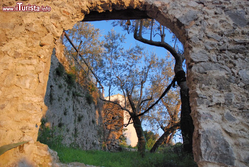 Immagine Un pittoresco angolo nella cittadina di Giffoni Valle Piana, Campania. Siamo alle falde del monte Licinici a circa 20 chilometri da Salerno.