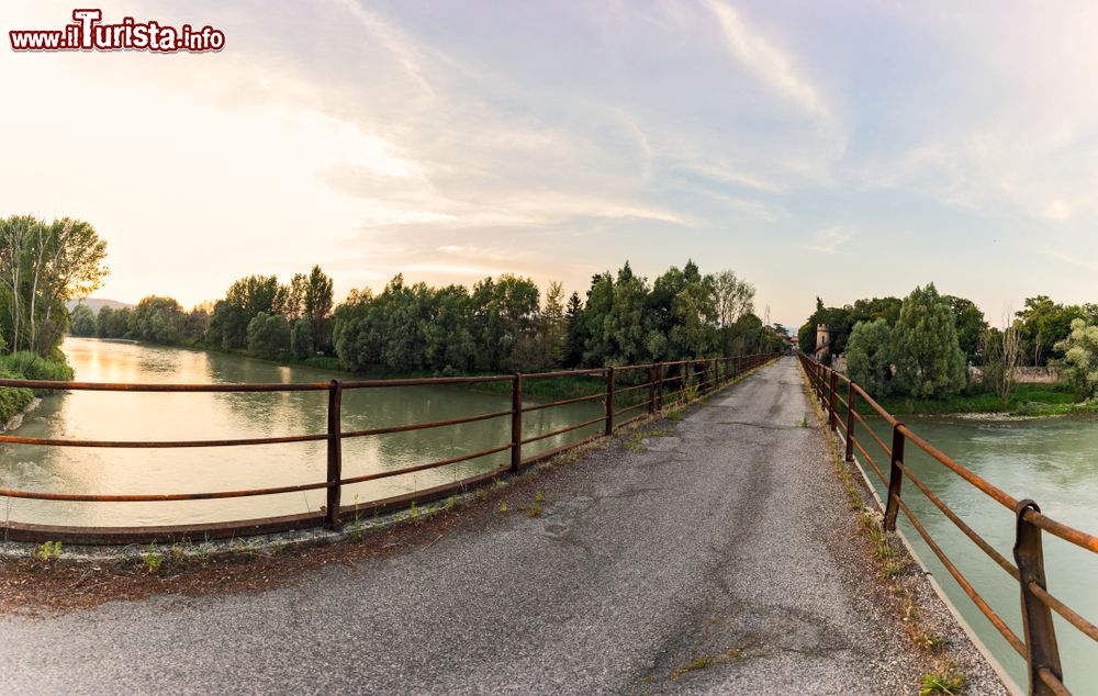 Immagine Un ponte che collega Bussolengo con Pescantina in Veneto