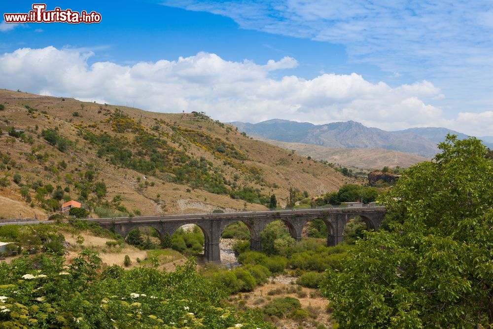 Immagine Un Ponte ferriovario a Randazzo in Sicilia