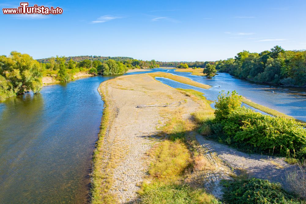 Immagine Un tratto del fiume Allier nei pressi di Nevers, Francia.