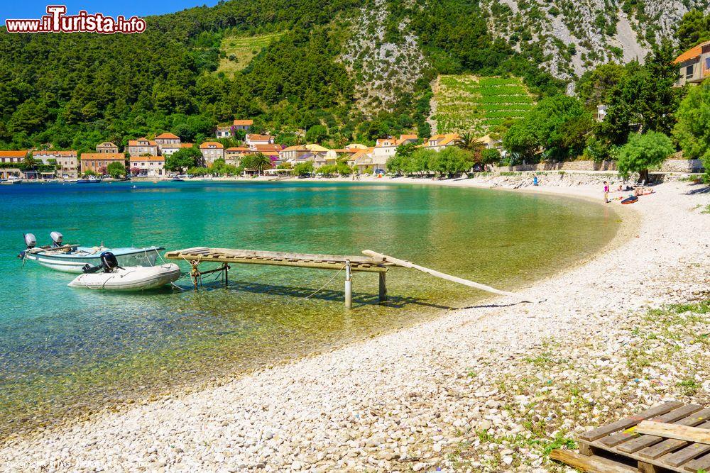 Immagine Un tratto del litorale di Trstenik, Dalmazia, Croazia - © RnDmS / Shutterstock.com