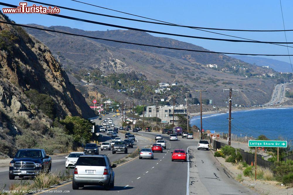 Immagine Un tratto della strada che colelga Malibu con Santa Monica, California - © Pack-Shot / Shutterstock.com