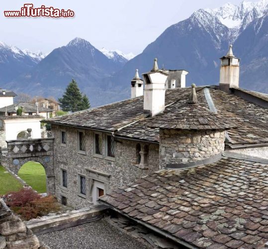 Immagine Una antica chiesa nella città di Berbenno, in Valtellina - © Fulcanelli / Shutterstock.com