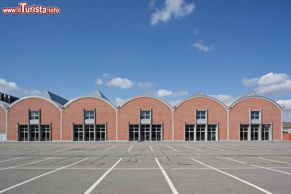 Immagine Una antica fabbrica di Casale Monferrato, restaurata. Provincia di Alessandria