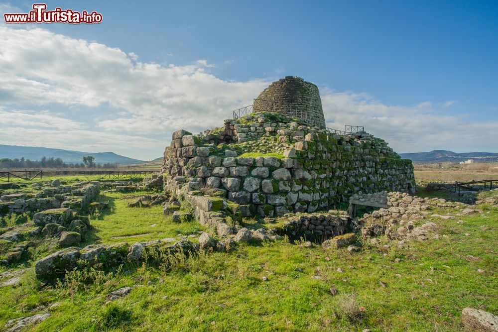 Immagine Una bella escursione da Thiesi: il Nuraghe Santu Antine in Sardegna