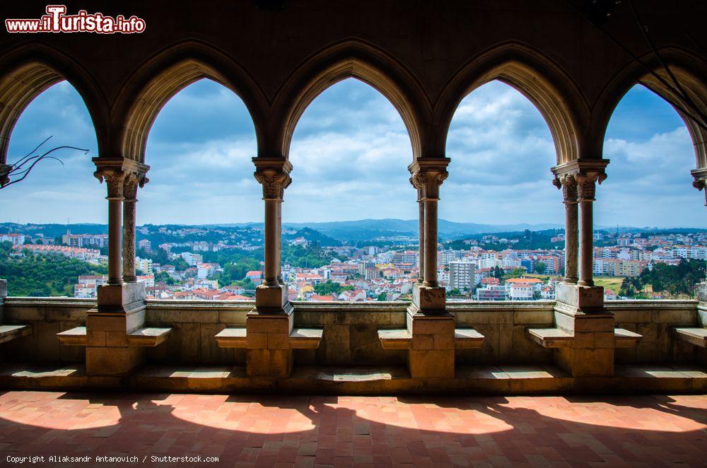 Immagine Una bella veduta della città di Leiria dal loggiato del castello (Portogallo) - © Aliaksandr Antanovich / Shutterstock.com
