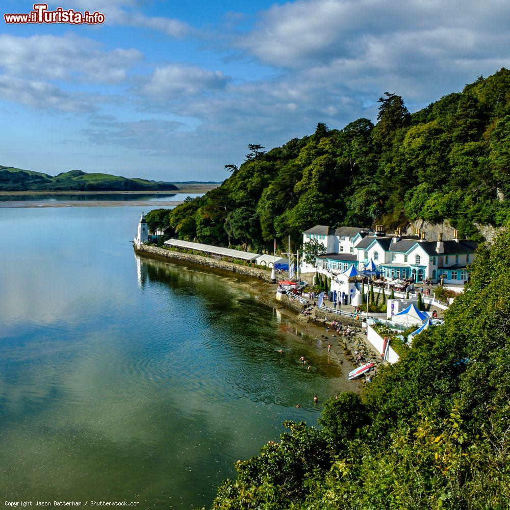 Immagine Una bella veduta dell'Hotel Portmeirion sul fiume Dwyryd, Galles, UK - © Jason Batterham / Shutterstock.com