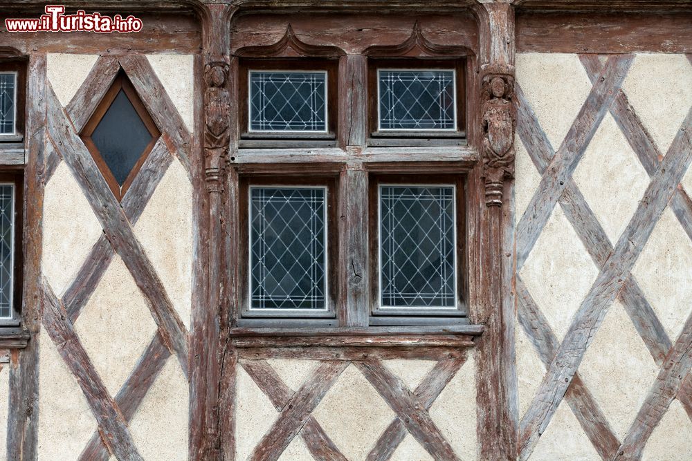 Immagine Una casa a graticcio del centro di Chinon in Francia.