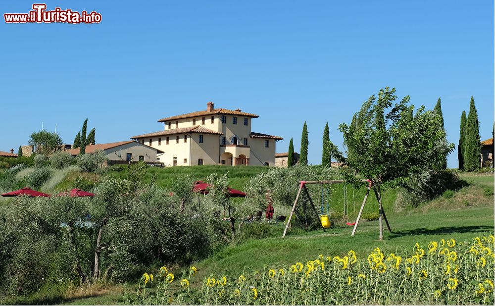 Immagine Una casa signorile nelle campagne di Terricciola in Toscana