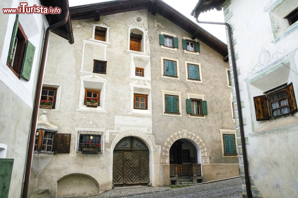 Immagine Una casa tipica del centro di Bergün, canton grigioni in Svizzera